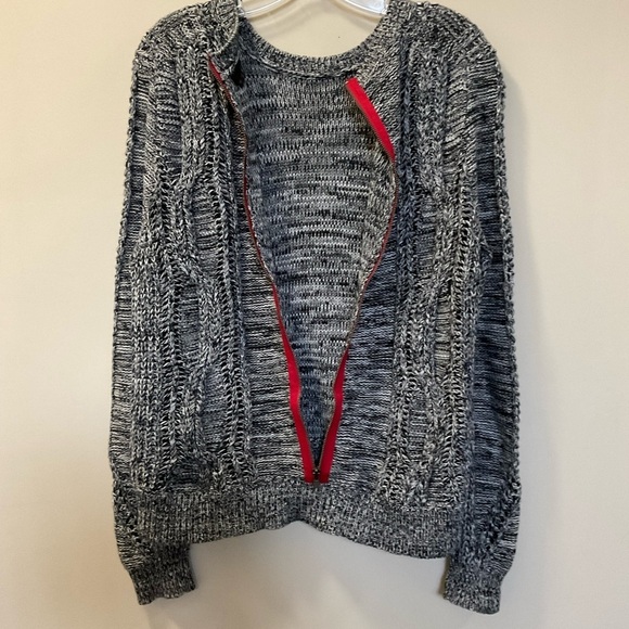 360 Cashmere Black White Cable Knit Crew Neck Sweater Exposed Back Zip Size M - Picture 8 of 8